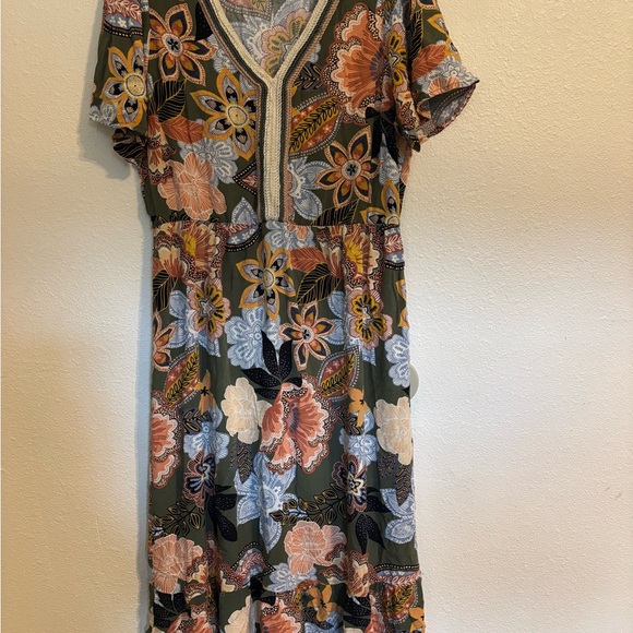 Floral Green Maxi Dress - Picture 3 of 5